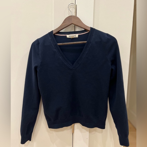 Boden Sweaters - Classic Bode Cotton Navy Knit Sweater